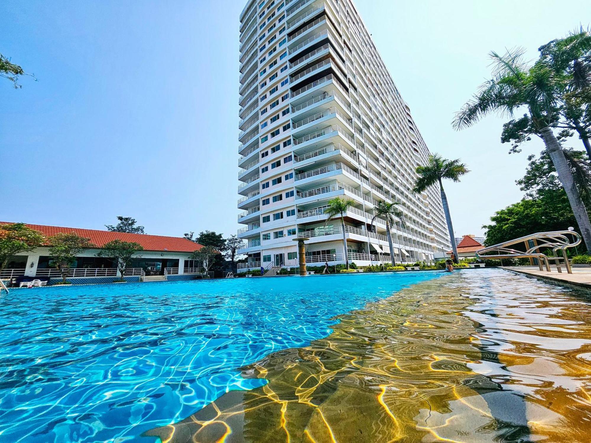 View Talay 5 Jomtien Beachfront Pattaya Luaran gambar