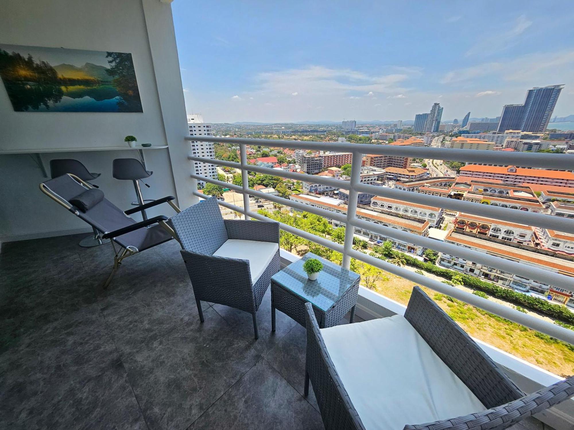 View Talay 5 Jomtien Beachfront Pattaya Luaran gambar